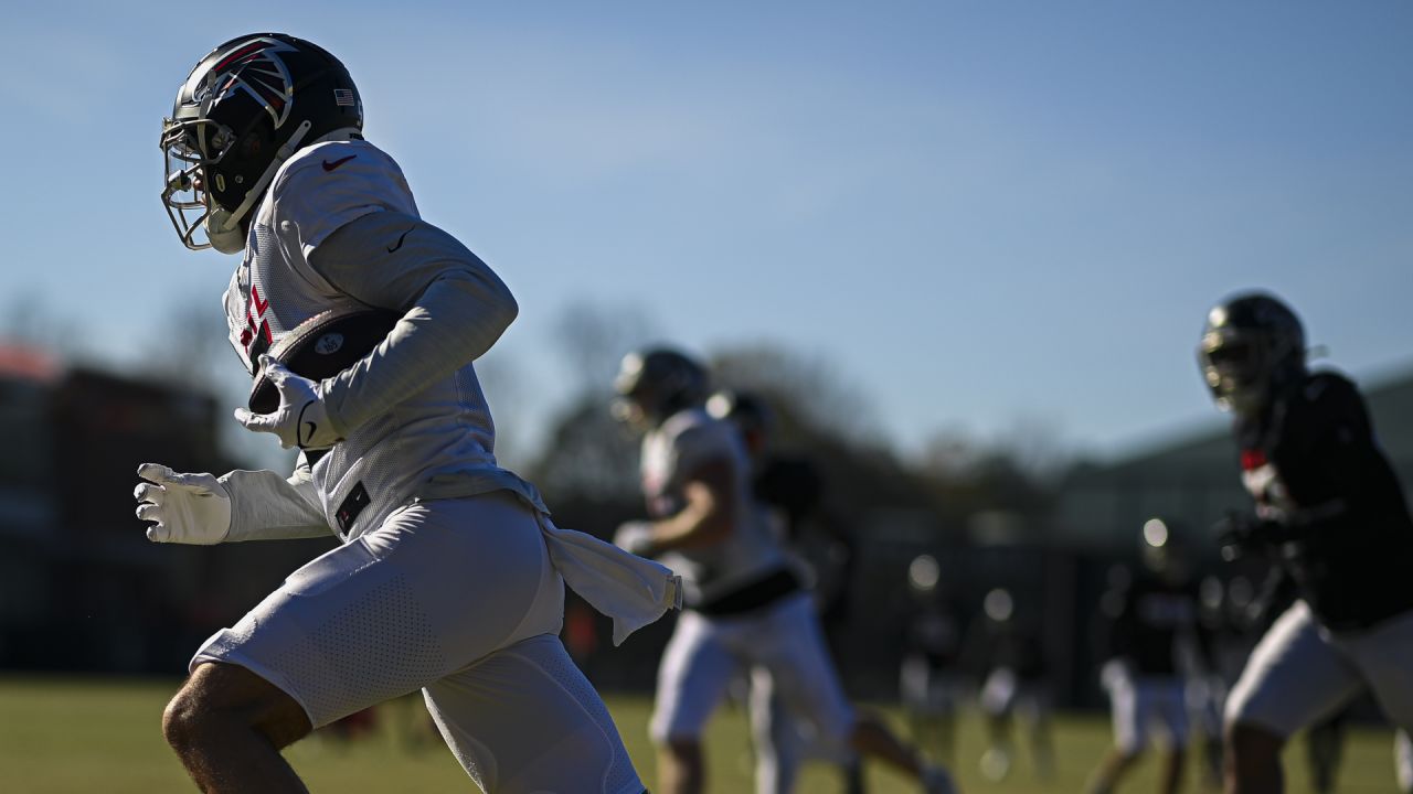 Atlanta Falcons re-sign blocking tight end Parker Hesse