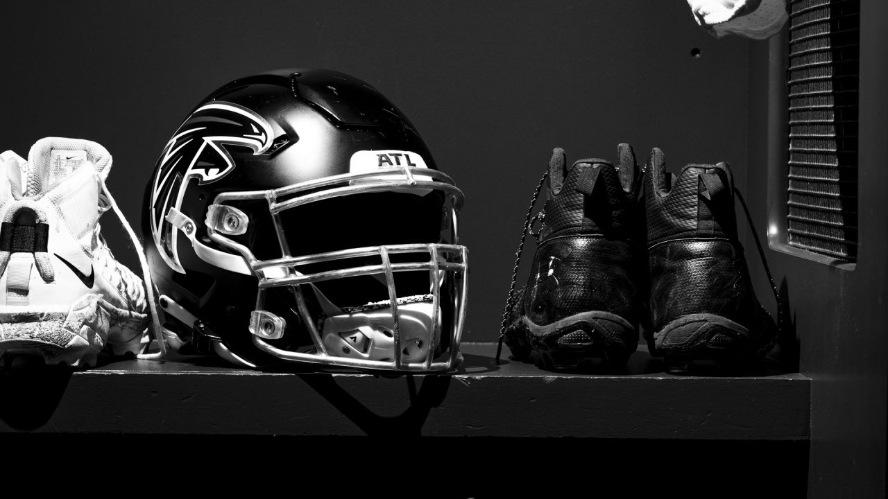 Monochrome Monday  Falcons vs Commanders