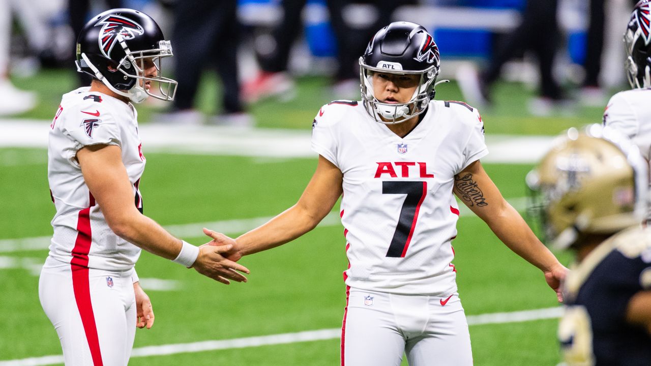 New Orleans Saints vs. Atlanta Falcons . NFL Game. American Football League  match. Silhouette of professional player celebrate touch down. Screen in b  Stock Photo - Alamy