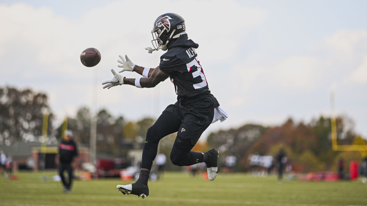 Falcons rule out two starters for Sunday's game vs. Chargers