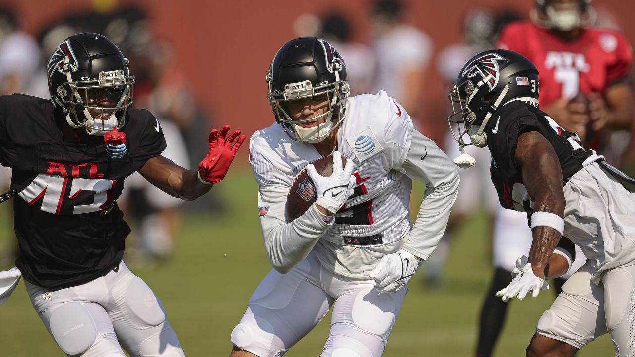 Atlanta Falcons rookie pass rusher flashing early in training camp