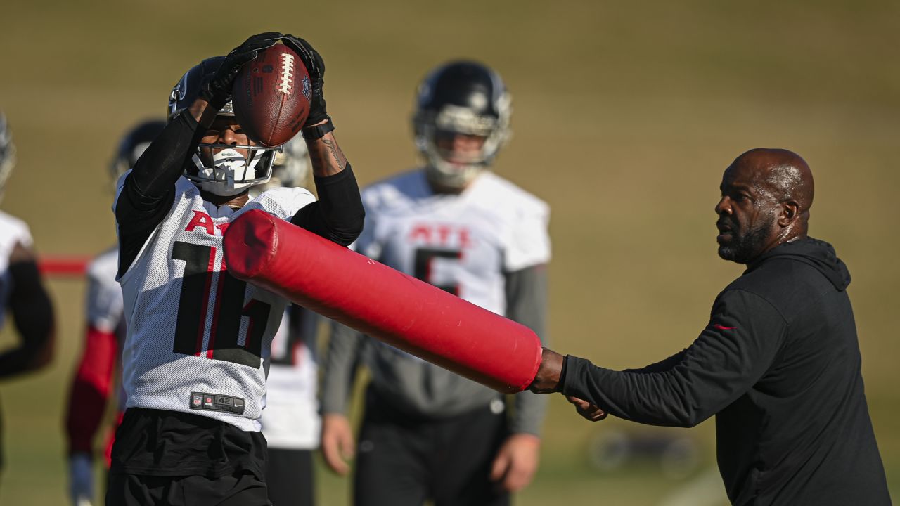 Locust Grove grad Caleb Huntley proves mettle, earns spot on Atlanta Falcons  practice squad, Sports