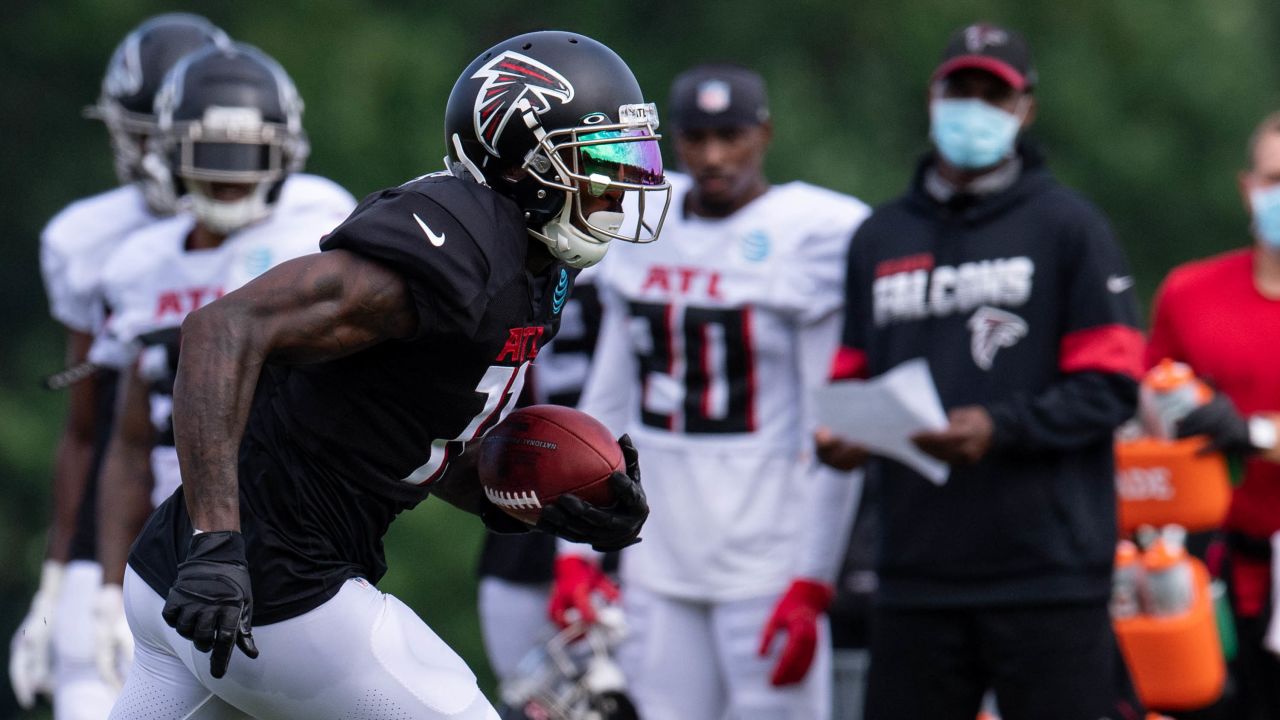 Atlanta Falcons safety Jaylinn Hawkins (32) runs a drill during the NFL  football team's training camp, Saturday, July 29, 2023, in Flowery Branch,  Ga. (AP Photo/Alex Slitz Stock Photo - Alamy