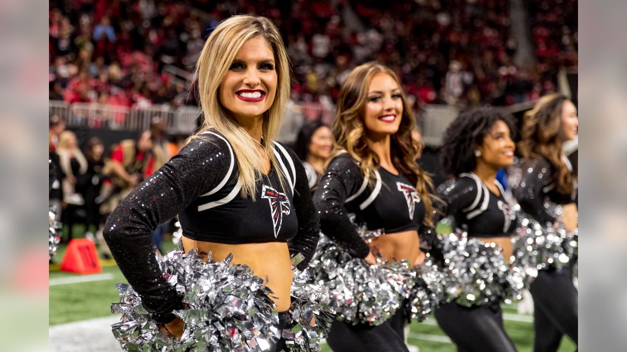 Eagles Cheerleaders on Gameday: New Orleans Saints