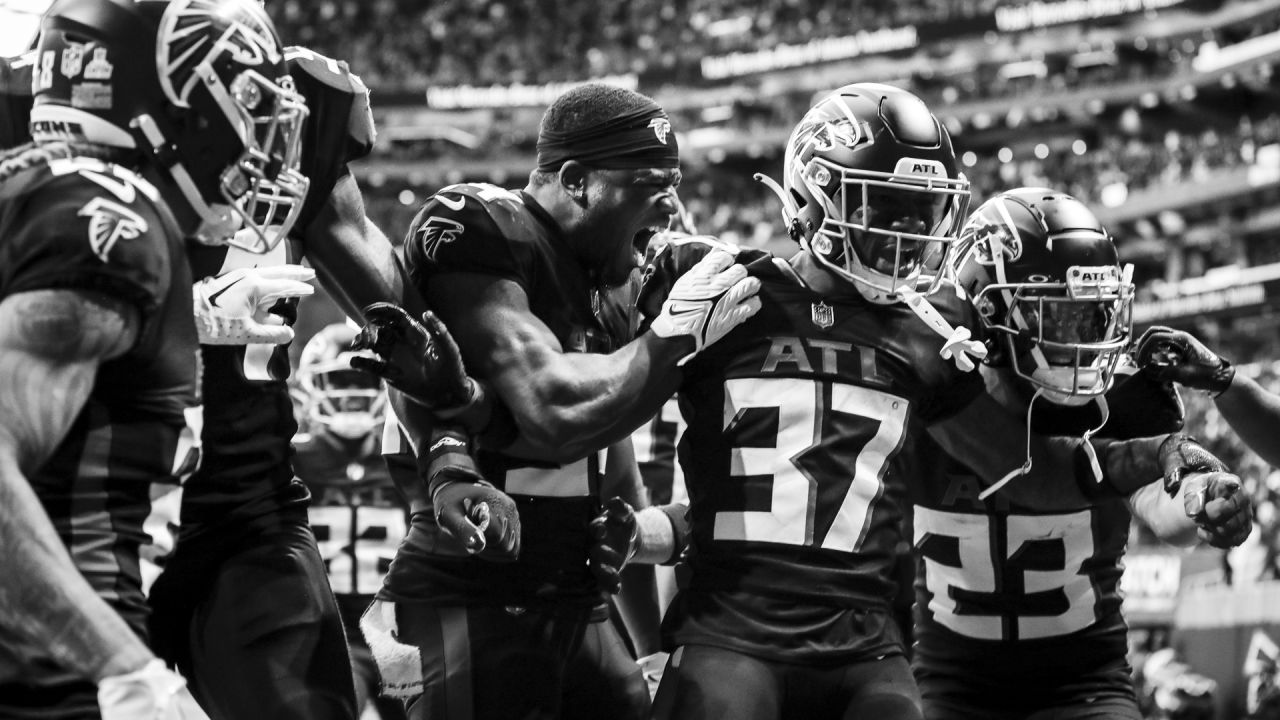 ATLANTA, GA – OCTOBER 30: Atlanta cornerback Mike Ford (28) and cornerback  Dee Alford (37) celebrate after a defensive stop during the NFL game  between the Carolina Panthers and the Atlanta Falcons