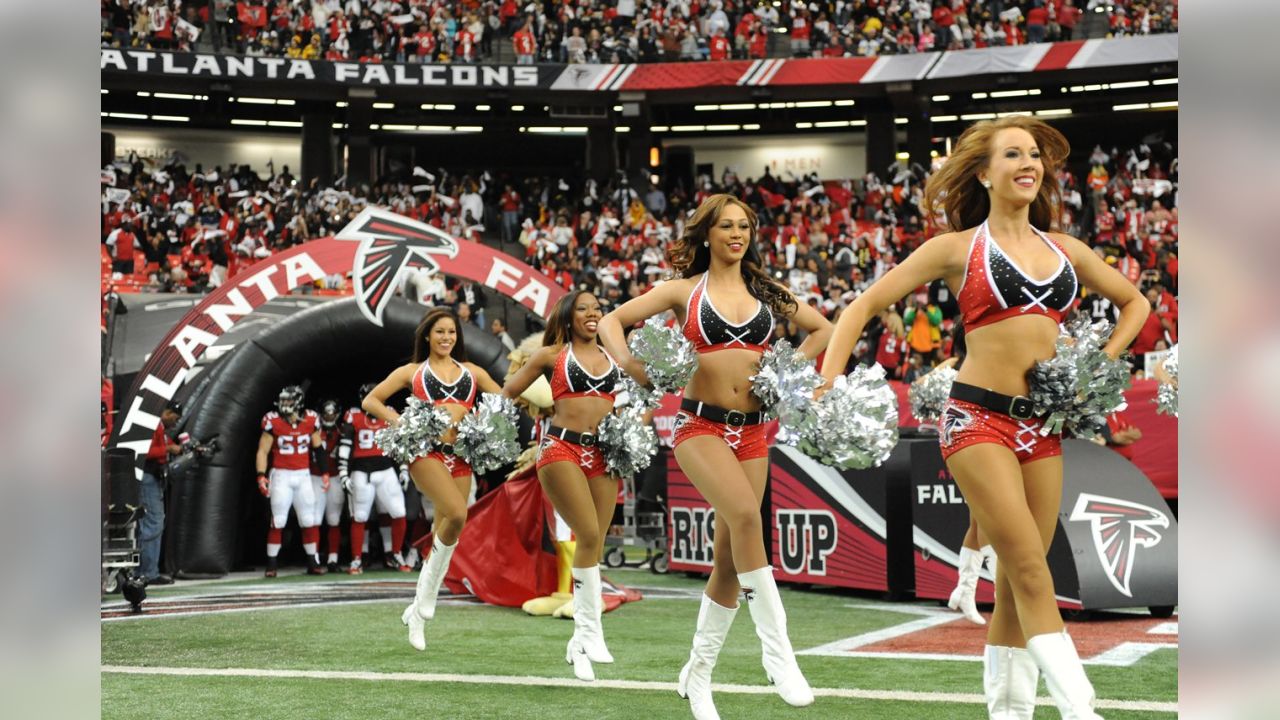 Atlanta Falcons cheerleaders perform during the first half of an NFL  football game against the Pittsburgh Steelers, Sunday, Dec. 4, 2022, in  Atlanta. The Pittsburgh Steelers won 19-16. (AP Photo/Danny Karnik Stock