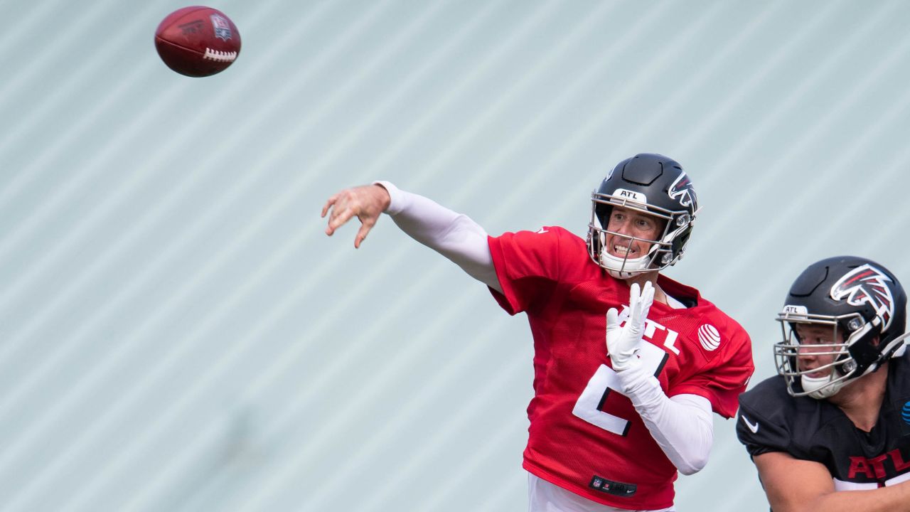 Atlanta Falcons safety Jaylinn Hawkins (32) during an NFL football game  against the Tampa Bay Buccaneers, Sunday, Sept 19, 2021 in Tampa, Fla. (AP  Photo/Don Montague Stock Photo - Alamy