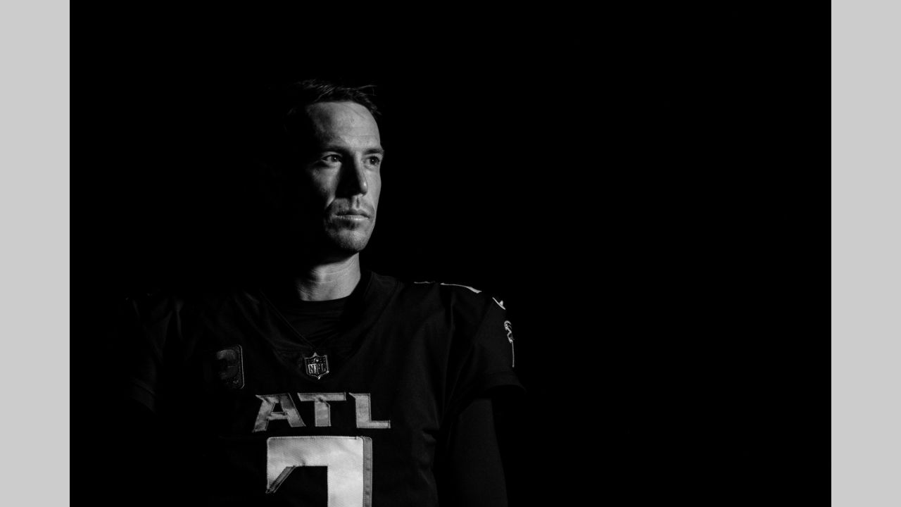 Download Atlanta Falcons Matt Ryan Black Background Wallpaper