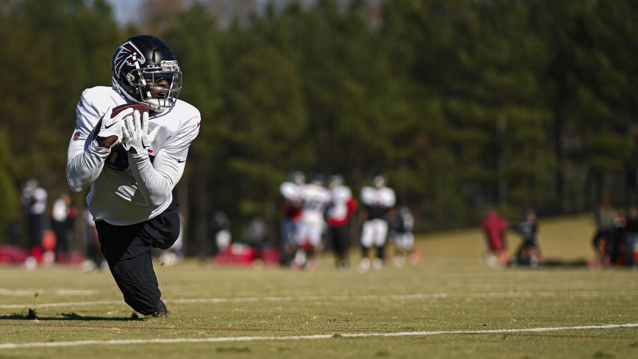 Falcons release wide receiver, add another to 53-man roster