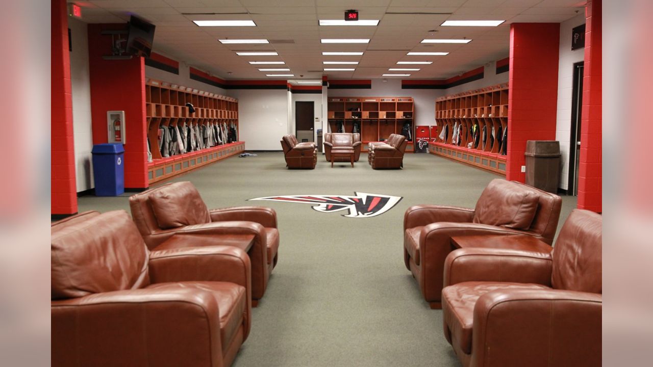 Atlanta Falcons Locker room. Good Deeds TV Interviews. #atlanta