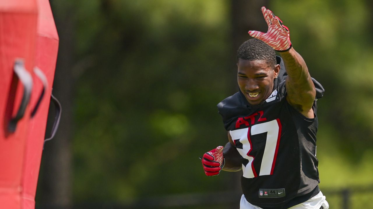 Why Were Atlanta Falcons Rookies Tyler Allgeier, DeAngelo Malone Inactive  vs. New Orleans Saints? - Sports Illustrated Atlanta Falcons News, Analysis  and More