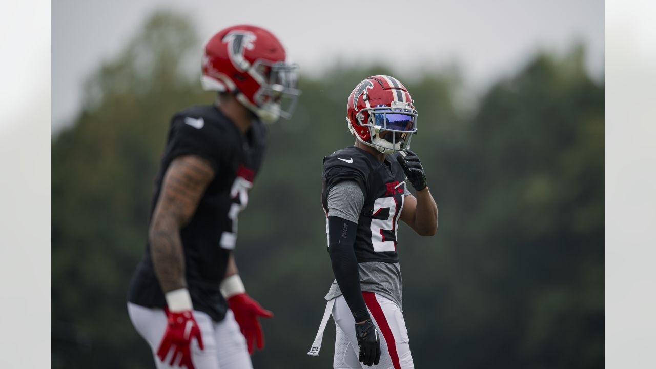 Jessie Bates: Falcons safety changes jersey number to 3