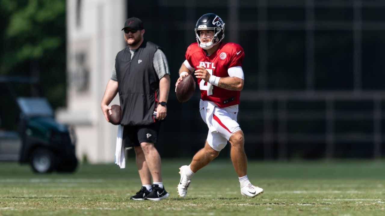 Falcons guard Matt Hennessy out for season with apparent knee injury South  & Southeast News - Bally Sports