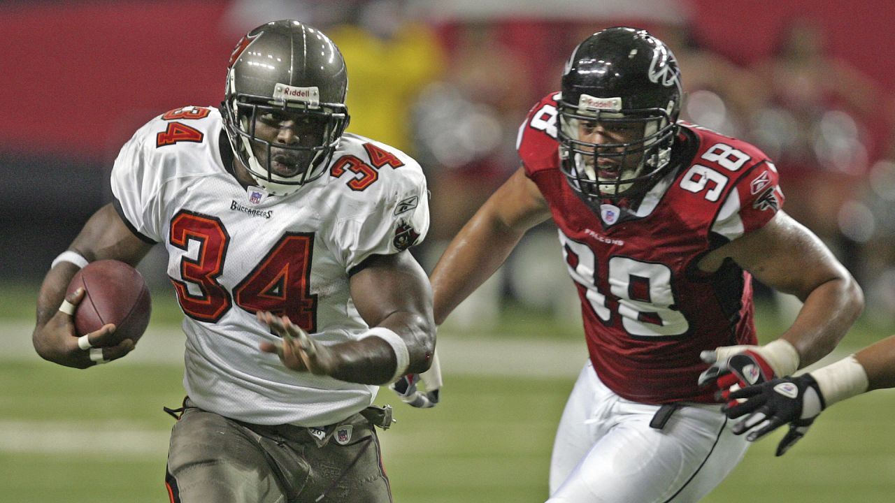 Tampa Bay Buccaneers' running back Earnest Graham (34) heads for