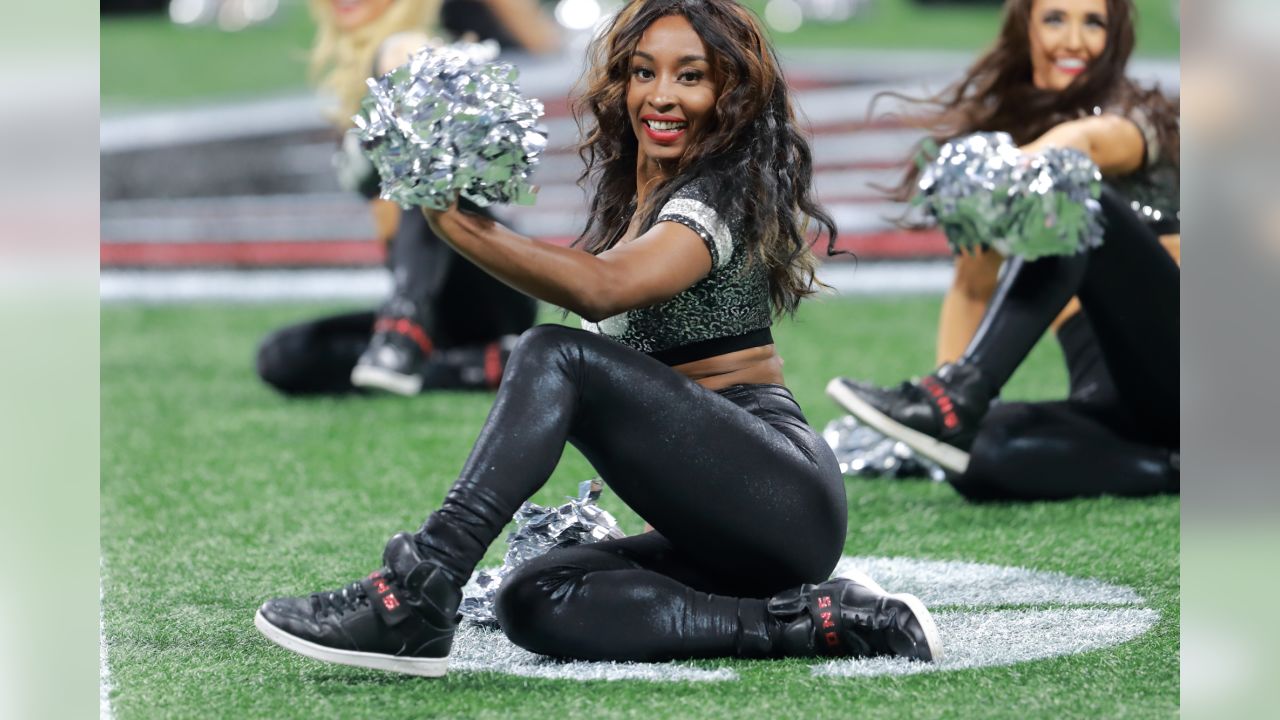 PHOTOS: Cheerleaders on Gameday - Falcons vs. New York Giants