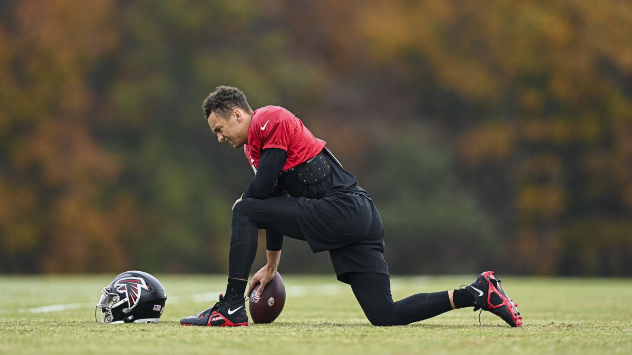 Controversial penalty dooms valiant Atlanta Falcons comeback