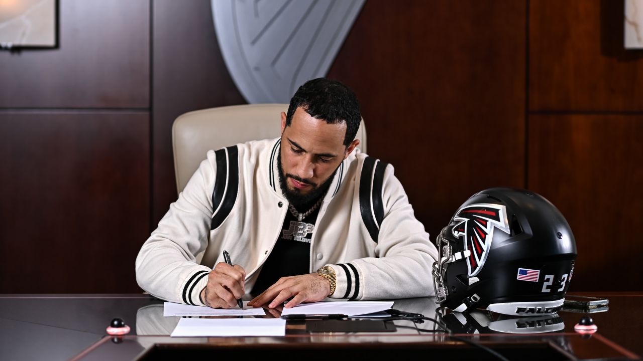 NFL free agency 2023: Falcons reportedly land top safety Jessie Bates III -  The Falcoholic