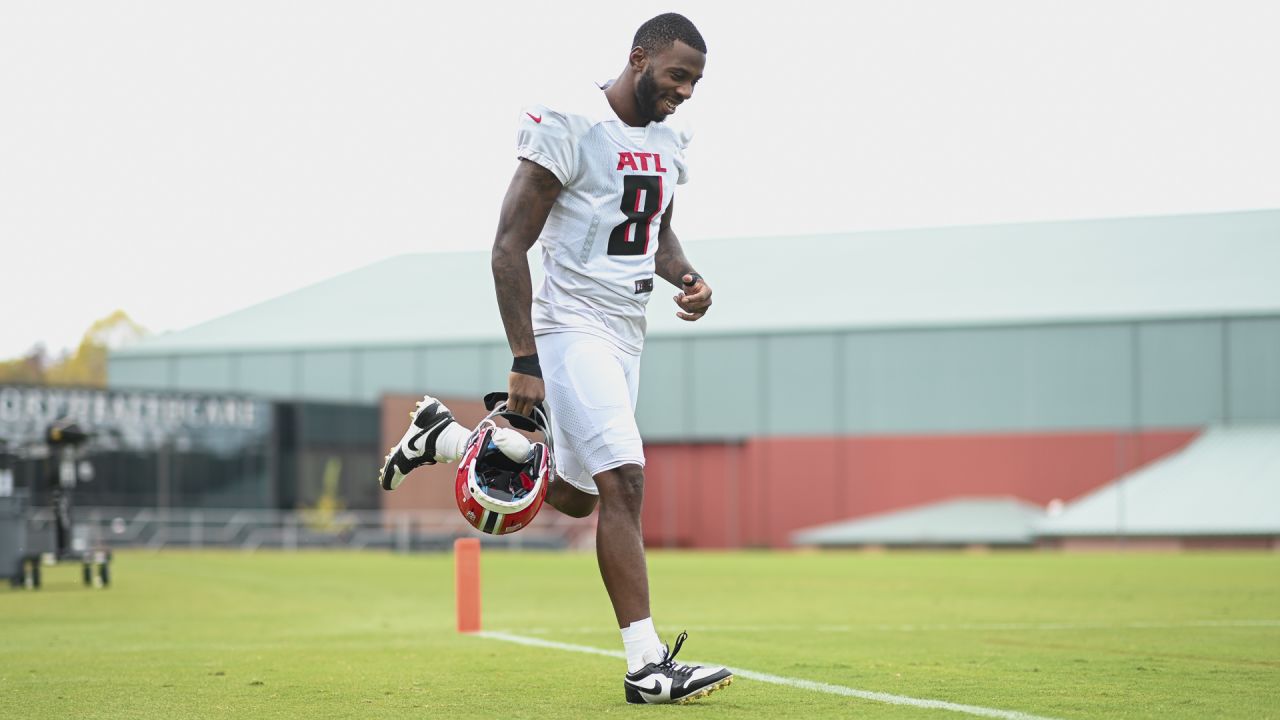 The #49ers have signed former Falcons CB Isaiah Oliver to a two-year deal,  per @mike_garafolo.