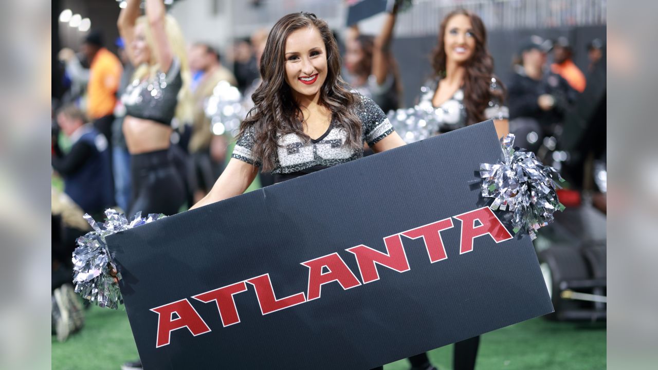 PHOTOS: Cheerleaders on Gameday - Falcons vs. New York Giants