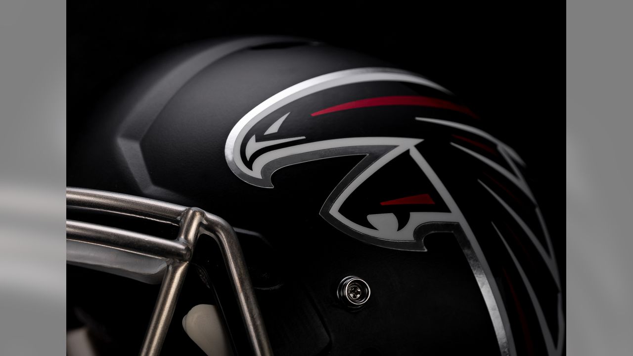 Atlanta Falcons Go Back To Black Unveil New Uniforms - blak falcon roblox