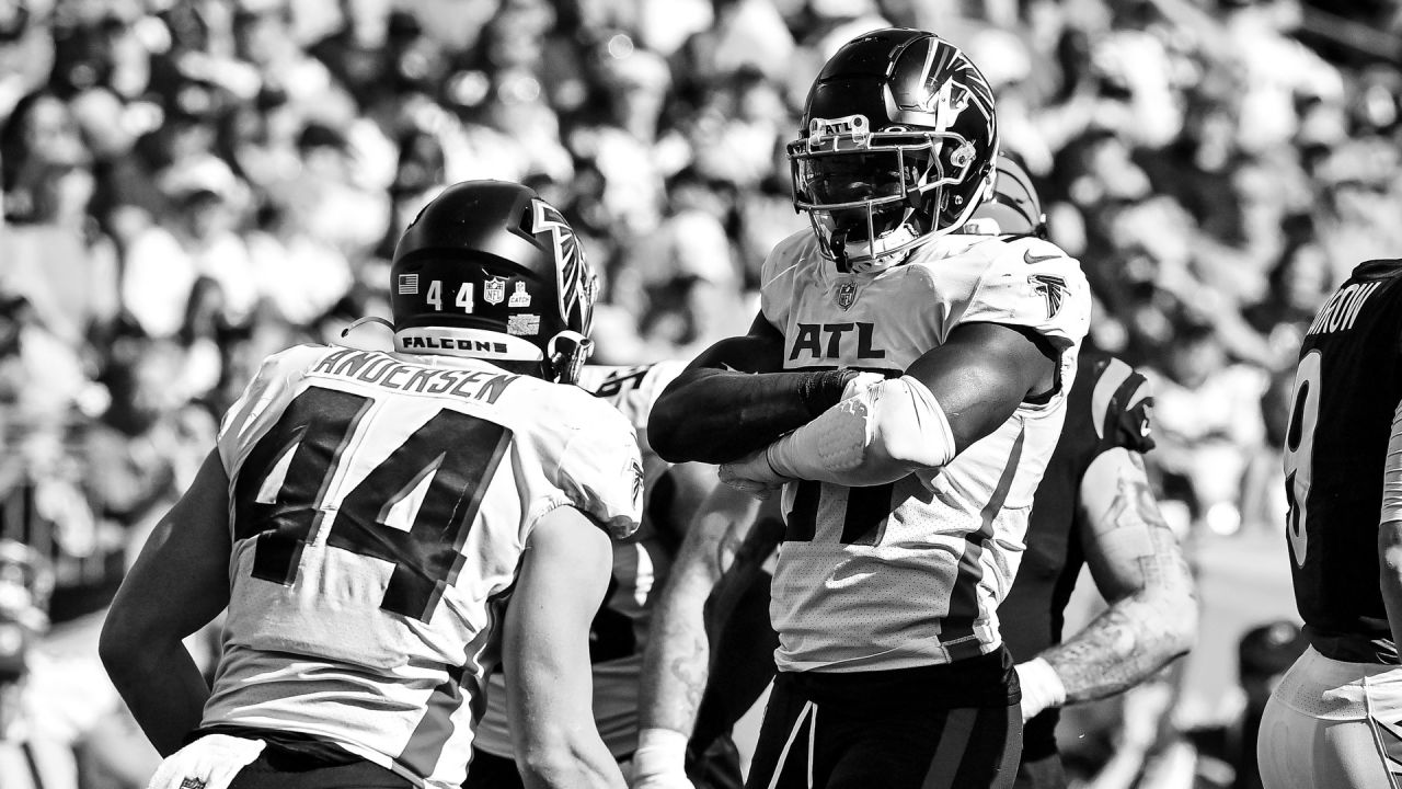 ATLANTA, GA – OCTOBER 30: Atlanta cornerback Mike Ford (28) and cornerback  Dee Alford (37) celebrate after a defensive stop during the NFL game  between the Carolina Panthers and the Atlanta Falcons