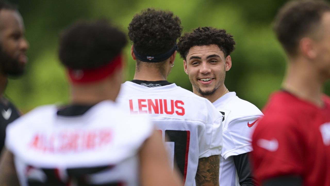 Mack Hollins' fiery interaction with Desmond Ridder on Falcons sideline  picked up on ESPN feed as fans say he's 'p***ed'