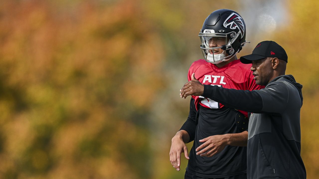 Falcons vs. Chargers: Best photos from Week 9 matchup in Atlanta