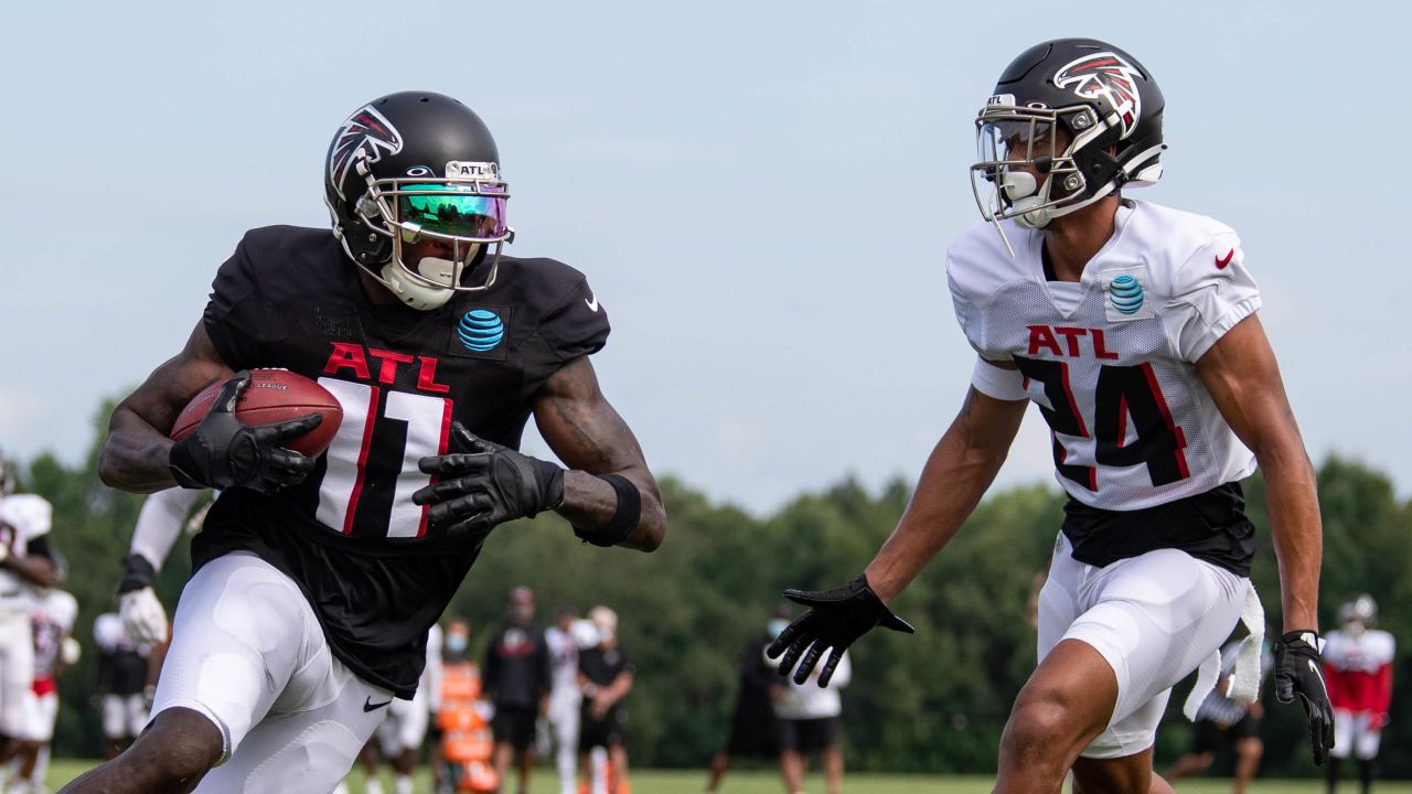 Todd Gurley, Alex Mack sit out Falcons' first practice in full pads