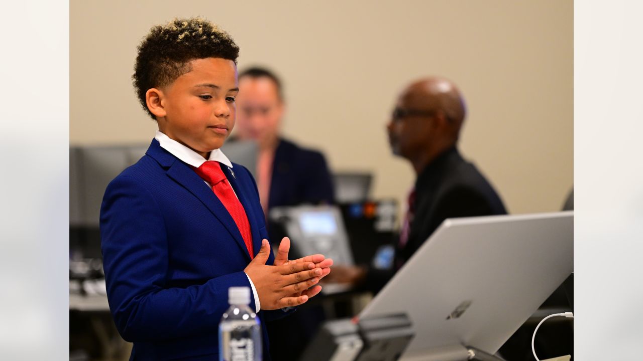 X 上的Atlanta Falcons：「The calm before the storm. A look inside the Falcons'  War Room. #atldraft  / X