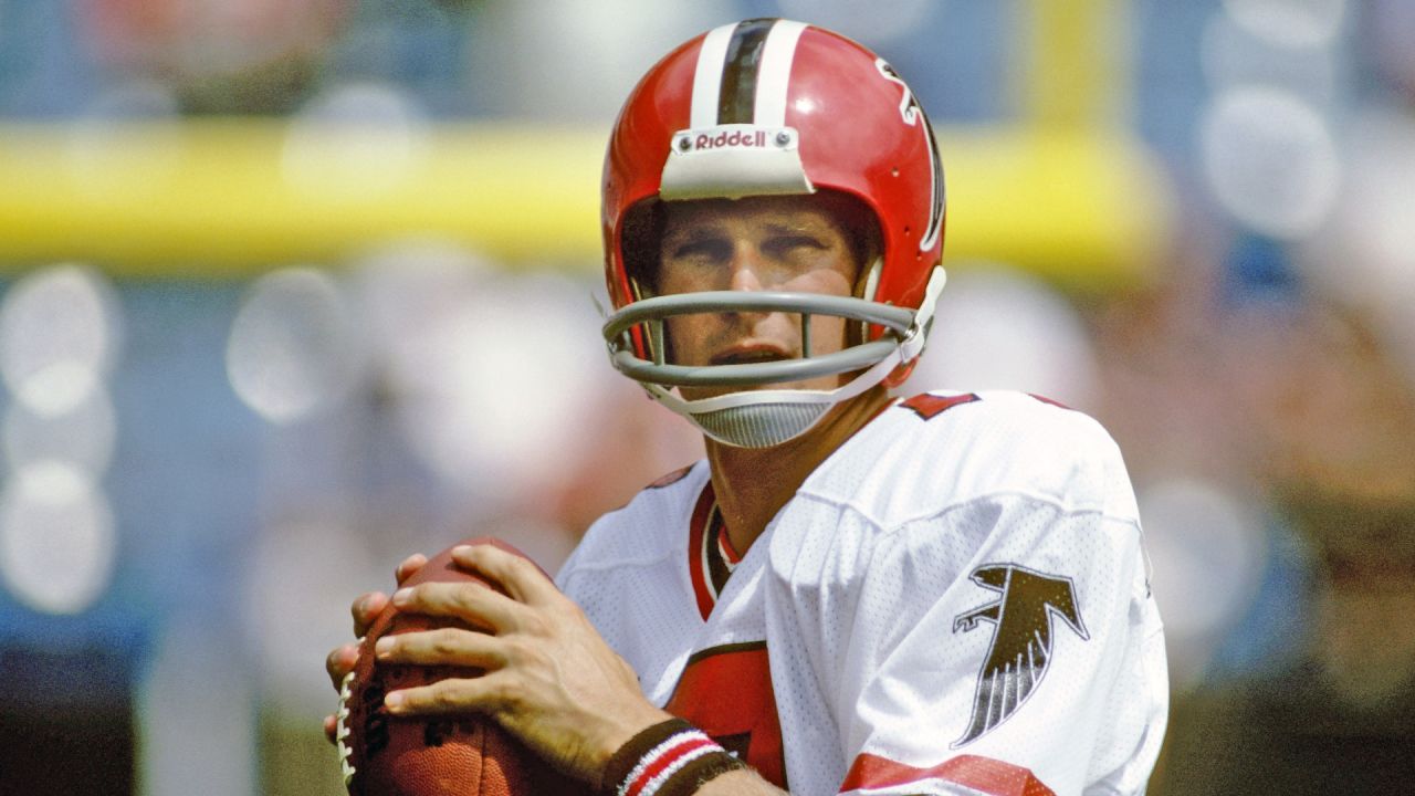 LOOK! Atlanta Falcons Reveal Throwback Red Helmet 3 Games Return - Sports  Illustrated Atlanta Falcons News, Analysis and More