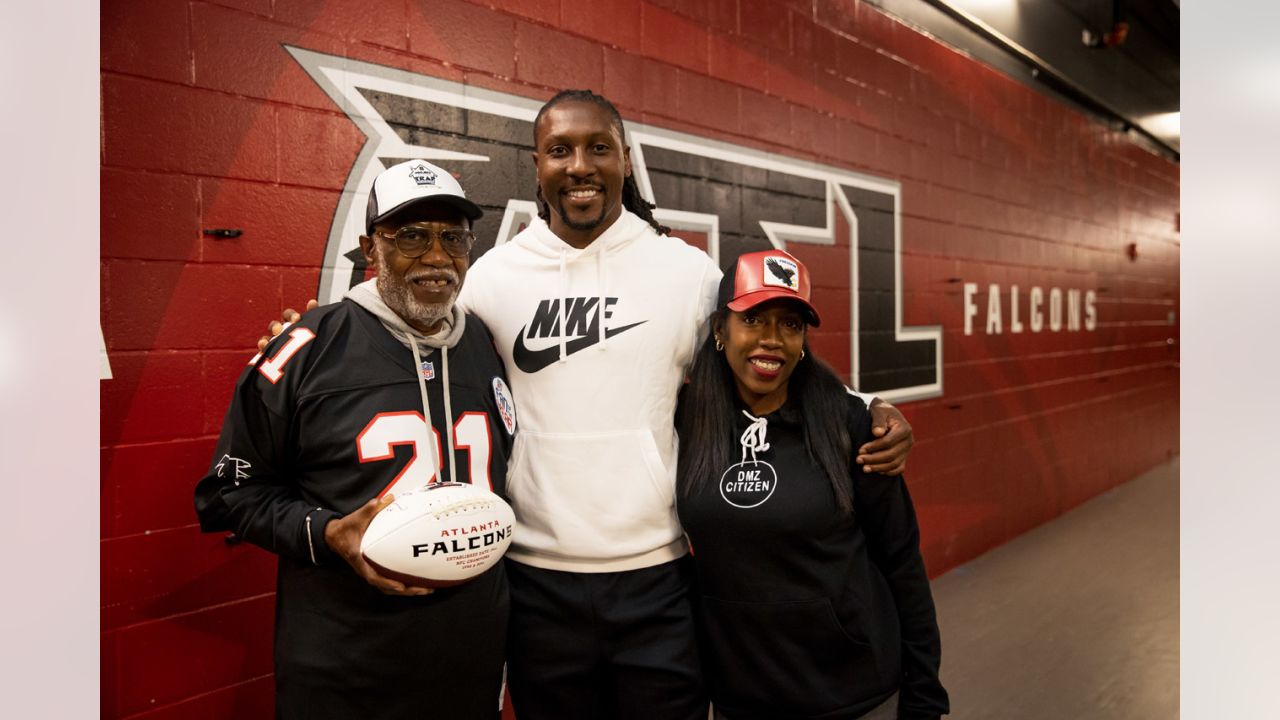 Atlanta Falcons fan named NFL's ultimate Fan of the Year, wins