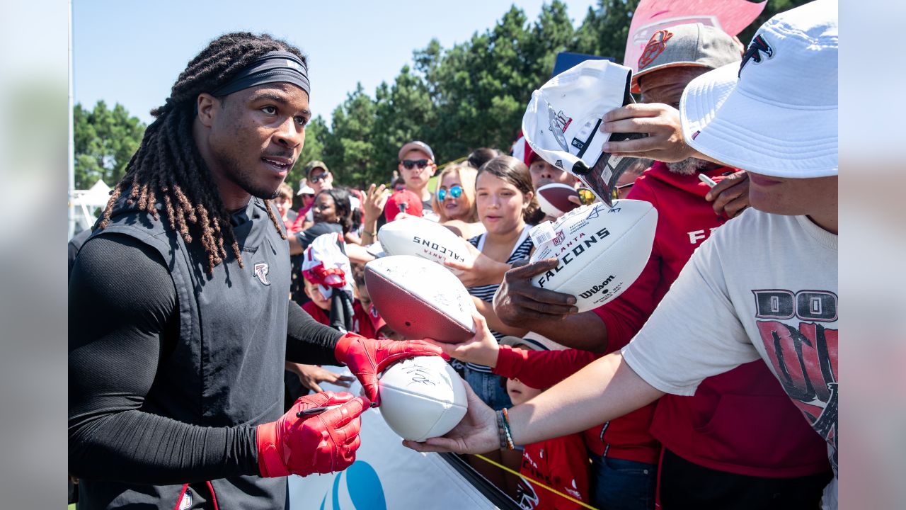 Devonta Freeman takes off on Day 4