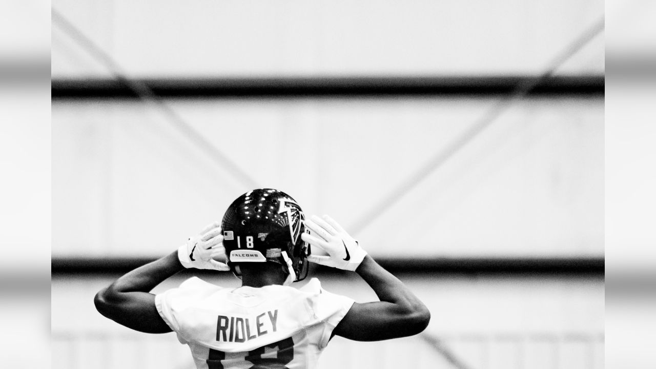 Atlanta Falcons wide receiver Calvin Ridley (18) lines up during