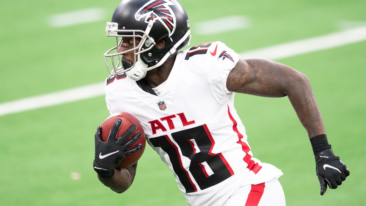 Atlanta Falcons wide receiver Calvin Ridley (18) plays against the