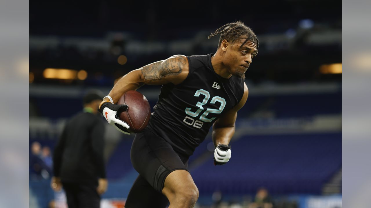 A.J. Terrell snubbed in recent CB ranking by NFL decision-makers and  players - The Falcoholic