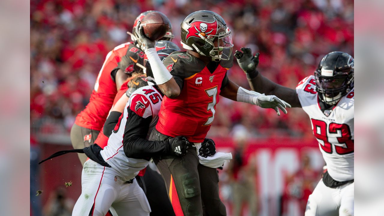 Atlanta Falcons inside linebacker Deion Jones (45) stands on the