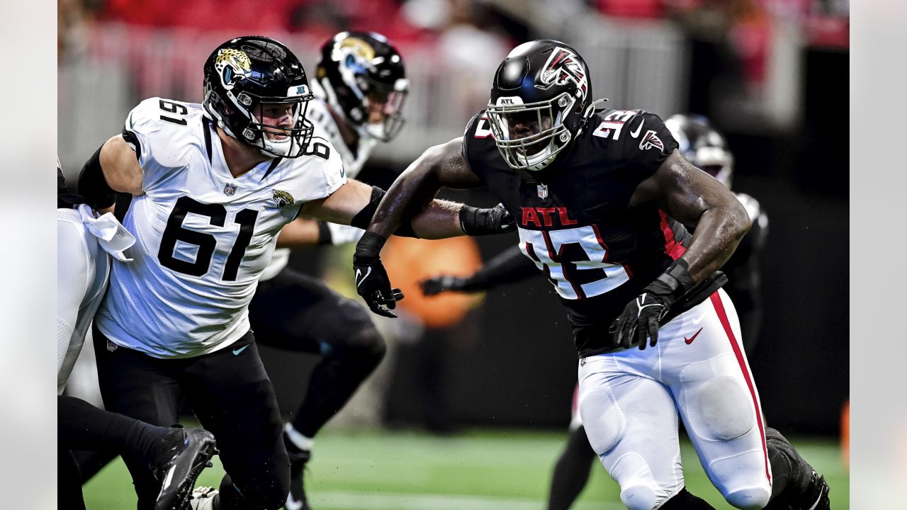 November 28, 2021 - Jacksonville, FL, U.S: Atlanta Falcons defensive tackle  Marlon Davidson (90) before the start of 1st half NFL football game between  the Atlanta Falcons and the Jacksonville Jaguars at