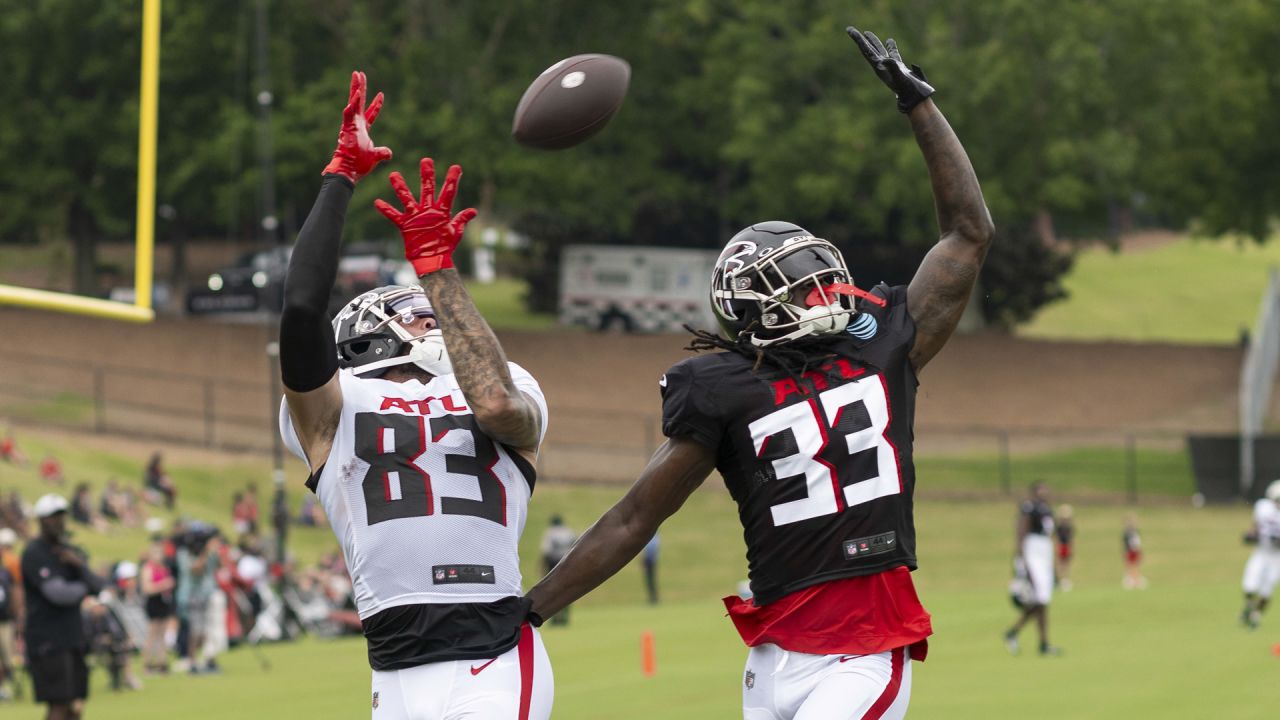 FLOWERY BRANCH, GA - JULY 30: Atlanta Falcons wide receiver Frank Darby  (88) has a laugh during Saturday morning workouts for the Atlanta Falcons  on July, 30, 2022 at the Atlanta Falcons