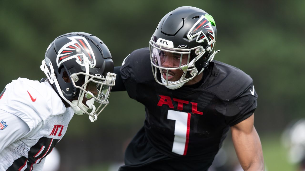 Falcons elevate two players from practice squad for Week 3