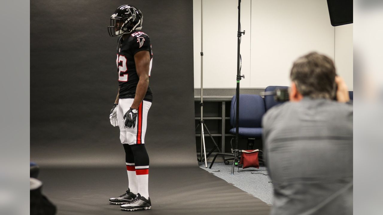 Behind-the-Scenes: Falcons Throwback Jersey Shoot