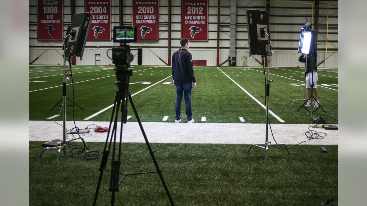 Behind-the-Scenes: Falcons Throwback Jersey Shoot