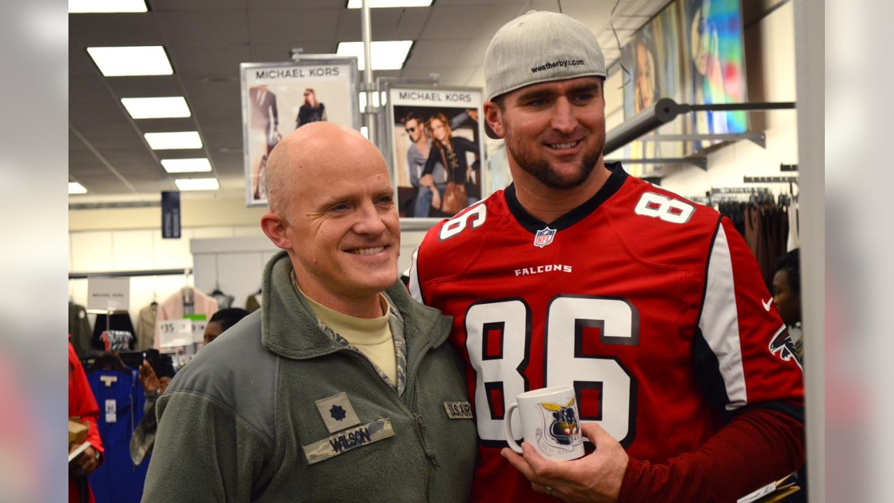 Heroes Meet Falcons During Visit to Dobbins ARB