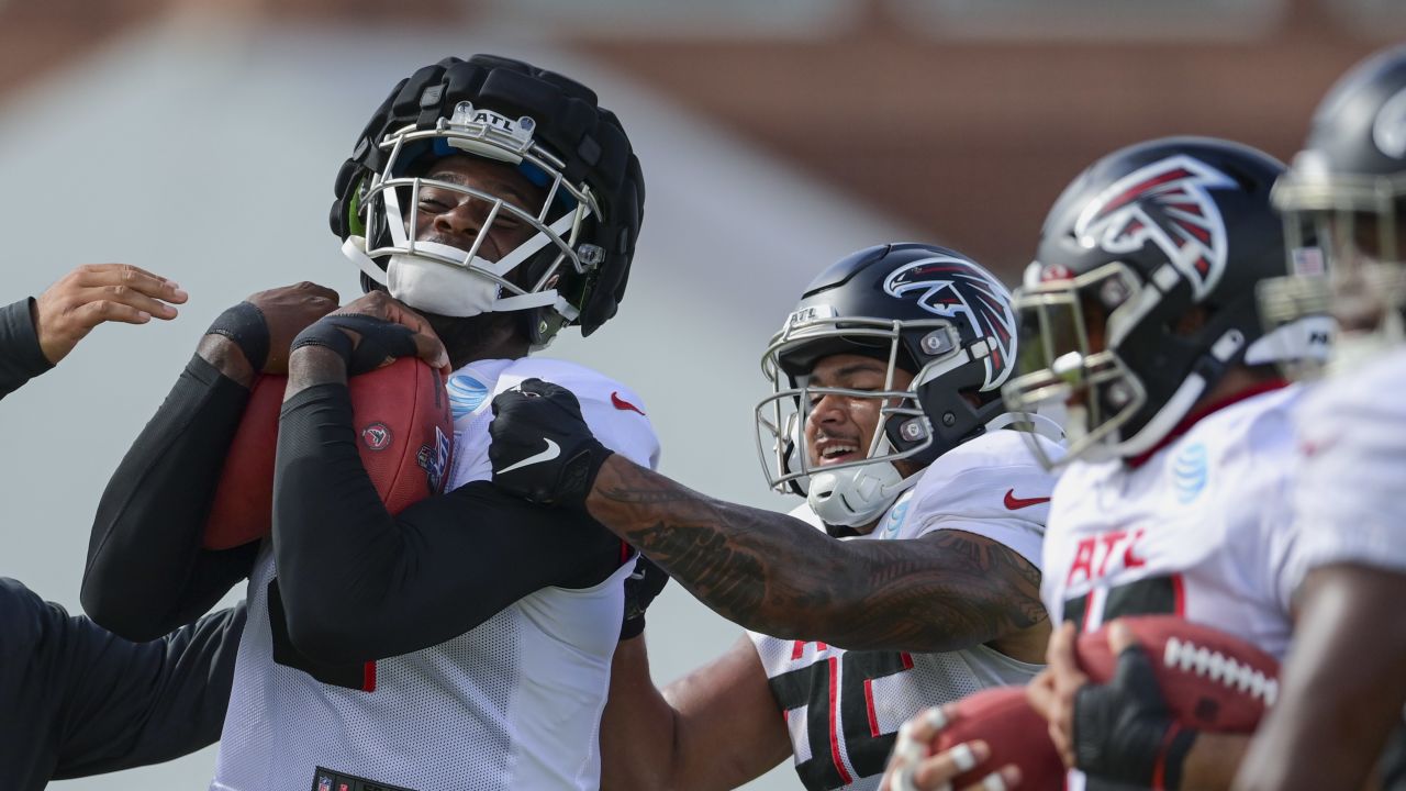 Camp report: A heavier DeAngelo Malone focused on technique, Marcus  Mariota, Feleipe Franks, Cordarrelle Patterson and more from Falcons  practice