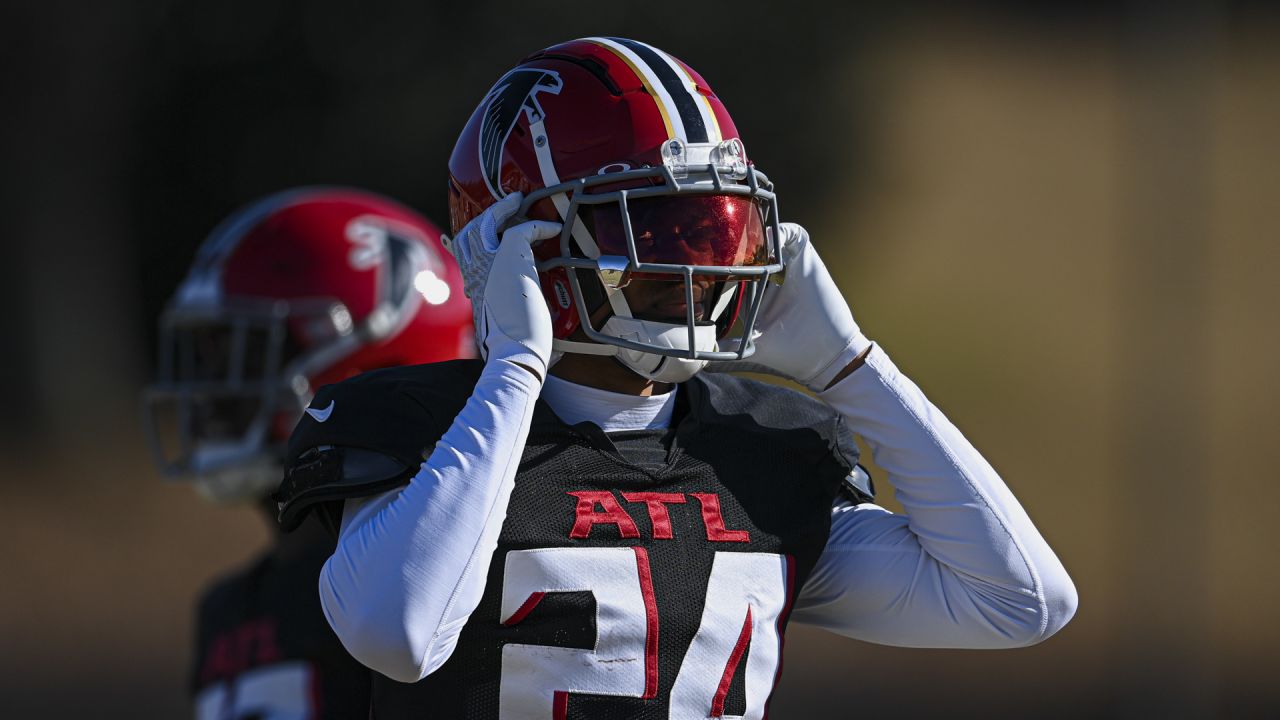 Injury report: Falcons update status of Arnold Ebiketie and others