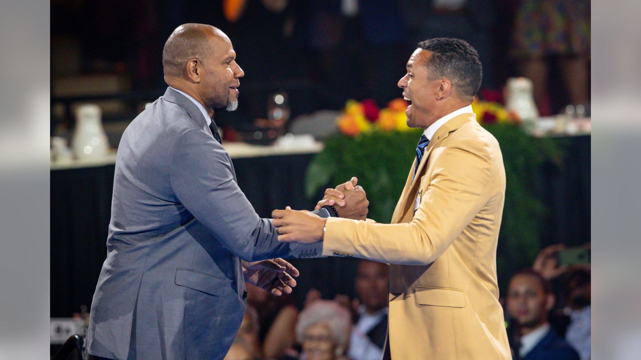 Golden Gonzalez  Falcons legend Tony Gonzalez receives Pro