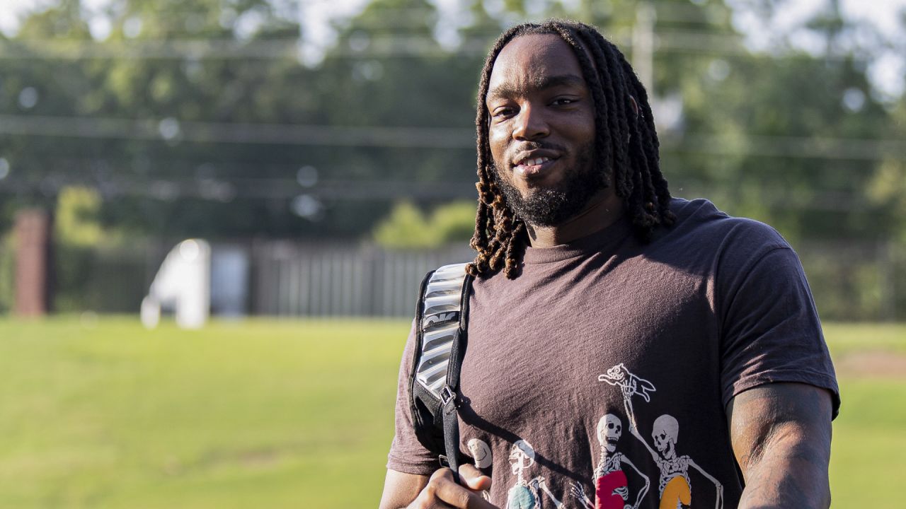 Former Gator Kyle Pitts returns to Gainesville for kids football camp