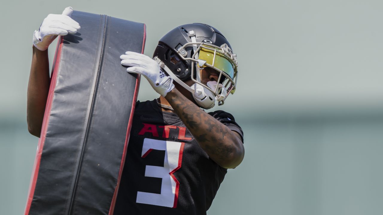 August 21, 2015: Atlanta Falcons linebacker Joplo Bartu (59) in action  during the NFL game between the Atlanta Falcons and the New York Jets at  MetLife Stadium in East Rutherford, New Jersey.