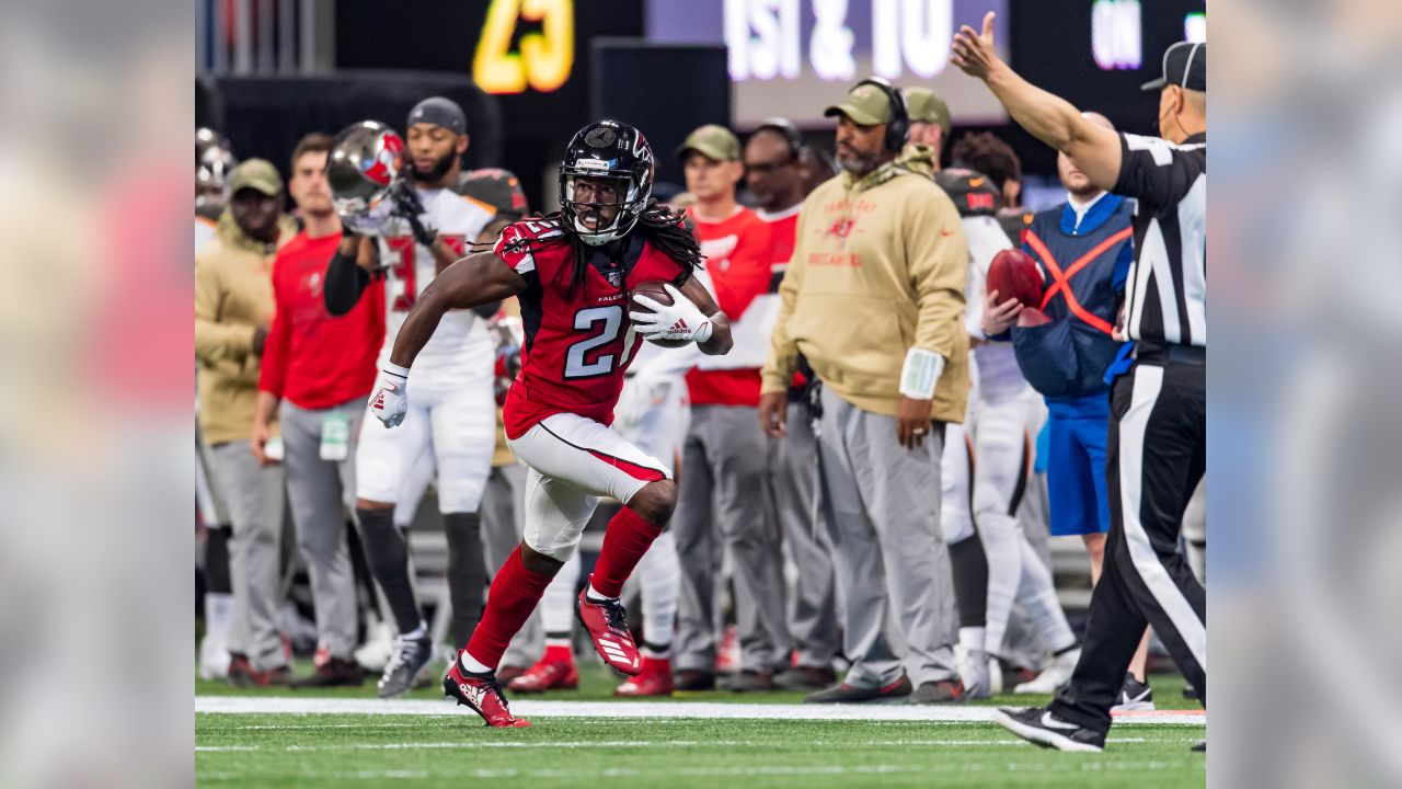 HOT SEAT: Falcons cornerback Desmond Trufant