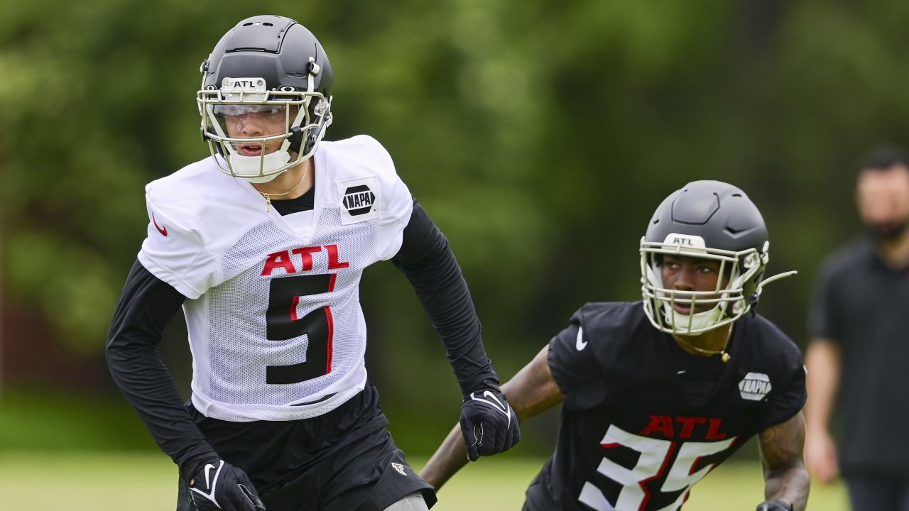 Atlanta Falcons Tyler Allgeier coaches NFL ProCamp at Fort Gordon