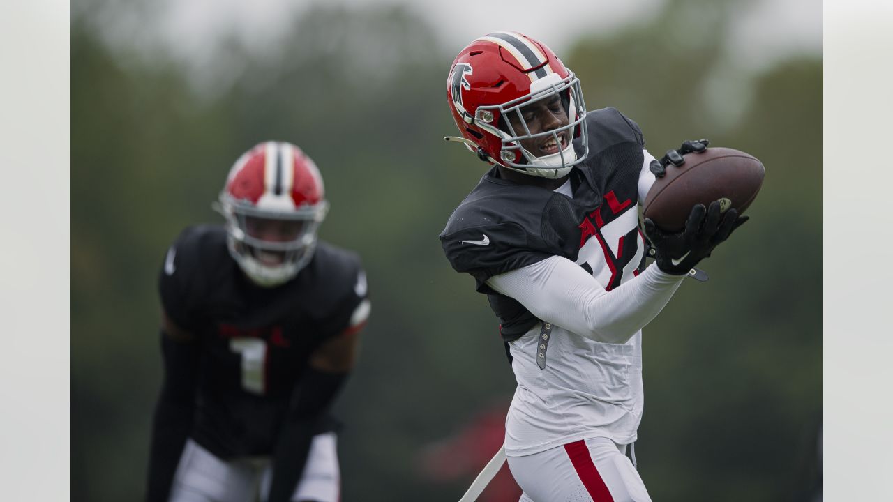 What Does Atlanta Falcons' Jessie Bates III Signing Mean for Jaylinn Hawkins?  Arthur Smith Explains - Sports Illustrated Atlanta Falcons News, Analysis  and More